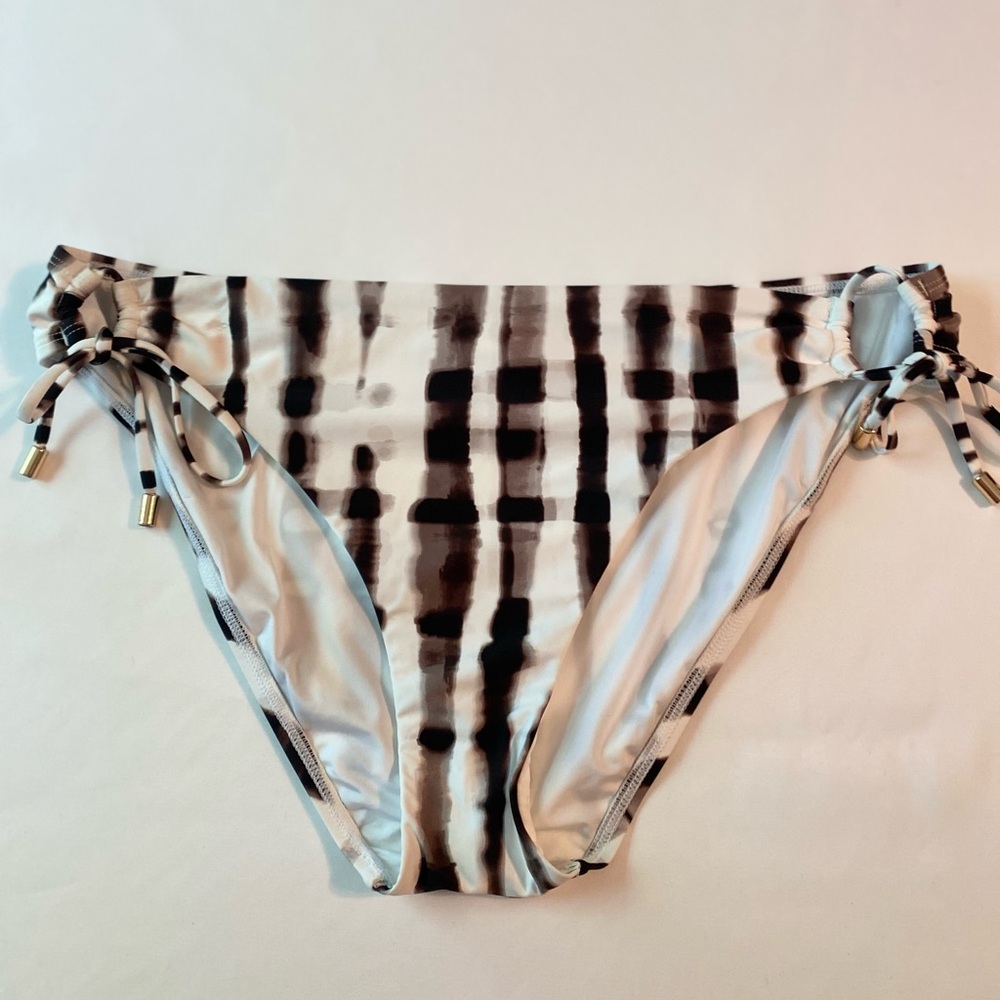 La Blanca Java Twisted Bamboo
Side Tie Hipster Bikini Bottoms